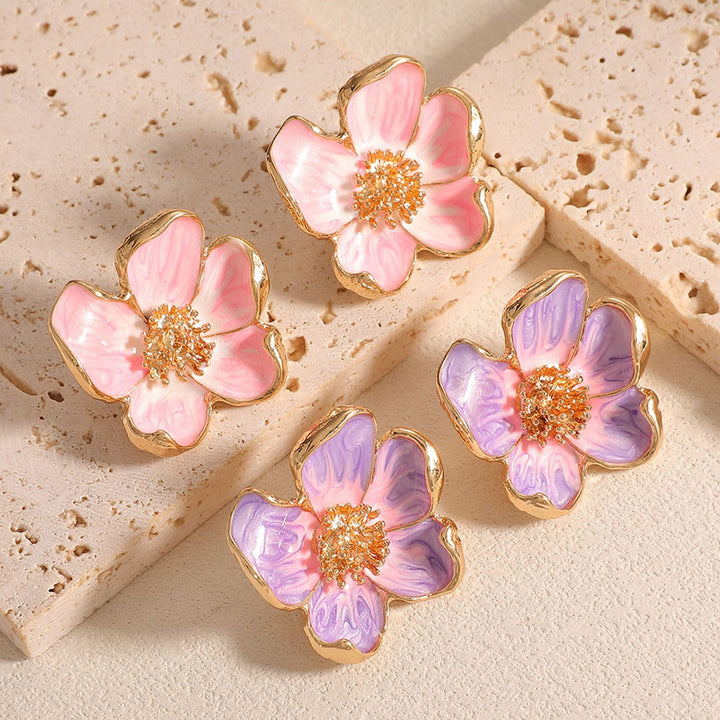 Ladies earrings in floral design with detailed accents Nin Boutique