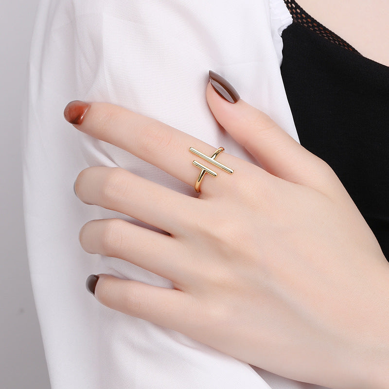 Women's Open Ring in modern minimalist design Nin Boutique