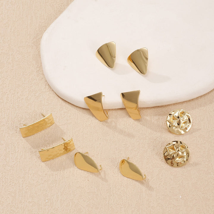 Women's earrings with modern, geometric triangle design Nin Boutique