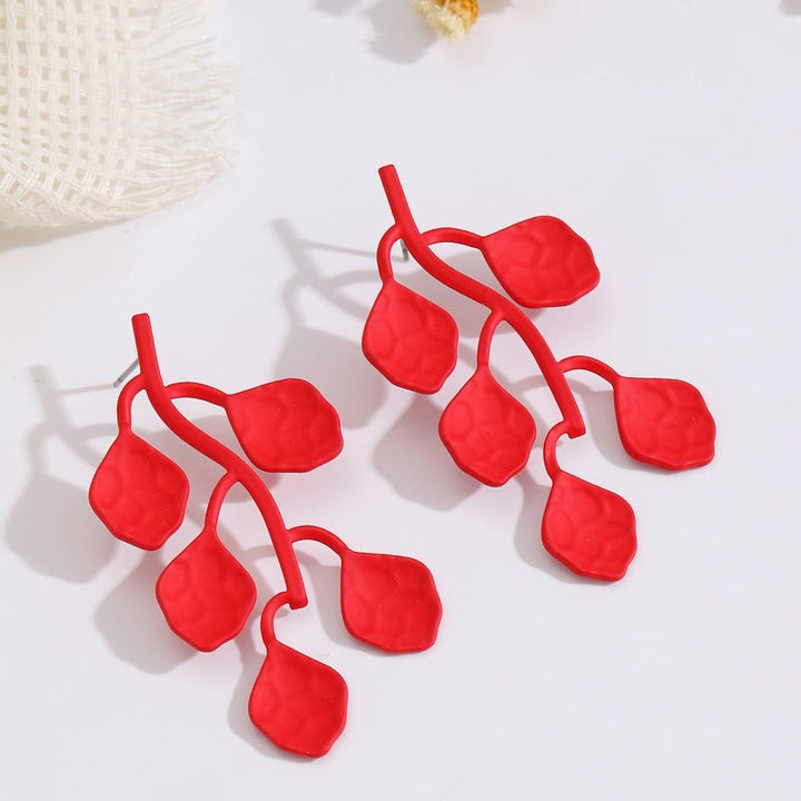 Women’s earrings in modern leaf design Nin Boutique