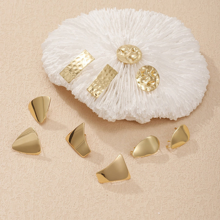 Women's earrings with modern, geometric triangle design Nin Boutique