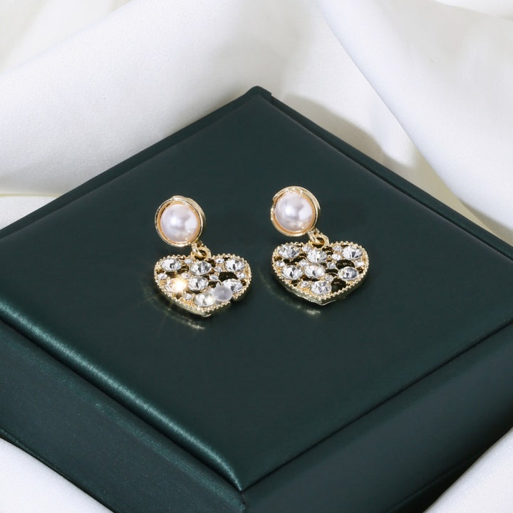 Women's adjustable bezel-set pearl statement ring Nin Boutique
