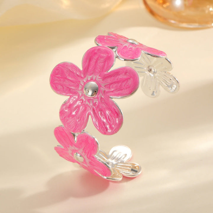 Ladies bracelet made of high-quality metal with floral design Nin Boutique