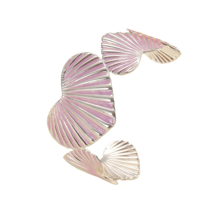 Women's bangle with elaborate shell motif Nin Boutique