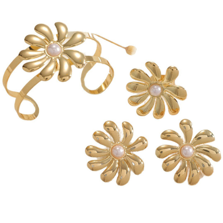 Women Open Bracelet with Artistic Flower Design Nin Boutique
