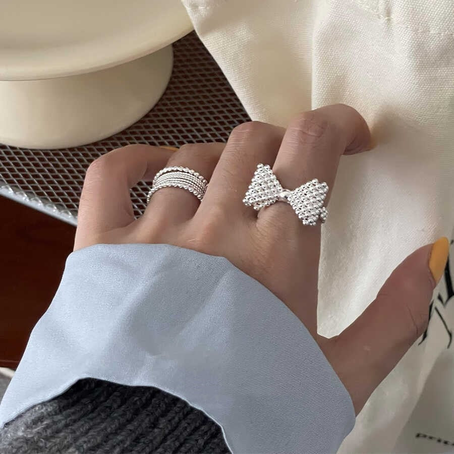 Ladies ring in playful bow design made of high-quality pearls Nin Boutique