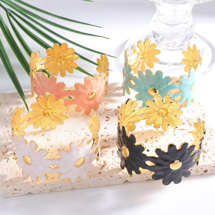Women's Flower Bracelet with Golden Accents Nin Boutique
