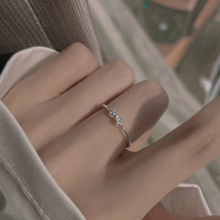 Women's ring with delicate bow motif and dazzling zirconia embellishment Nin Boutique