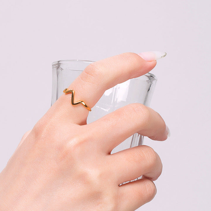 Women's ring with elegant zigzag design Nin Boutique