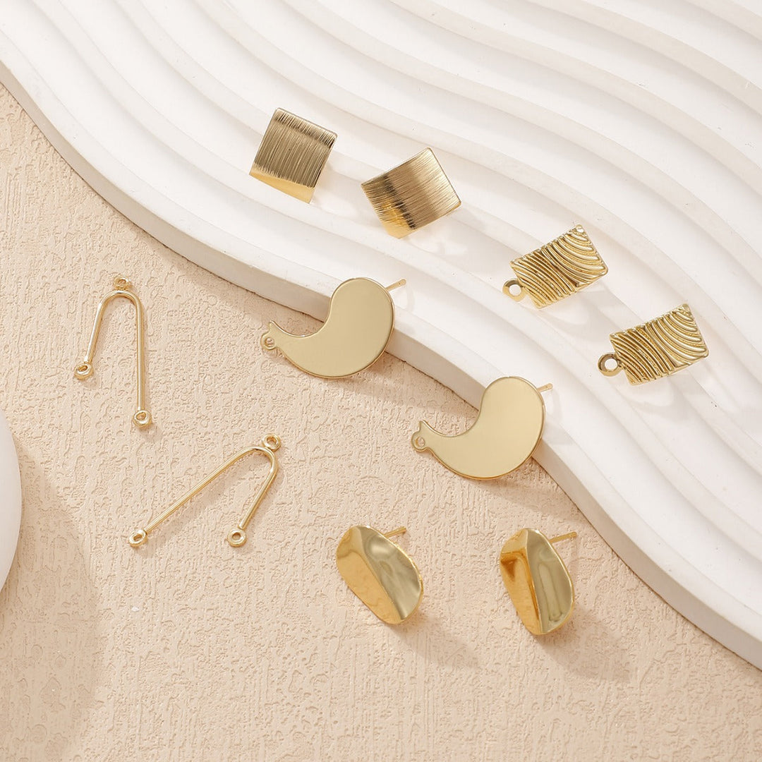 Women's earrings in modern minimalism Nin Boutique