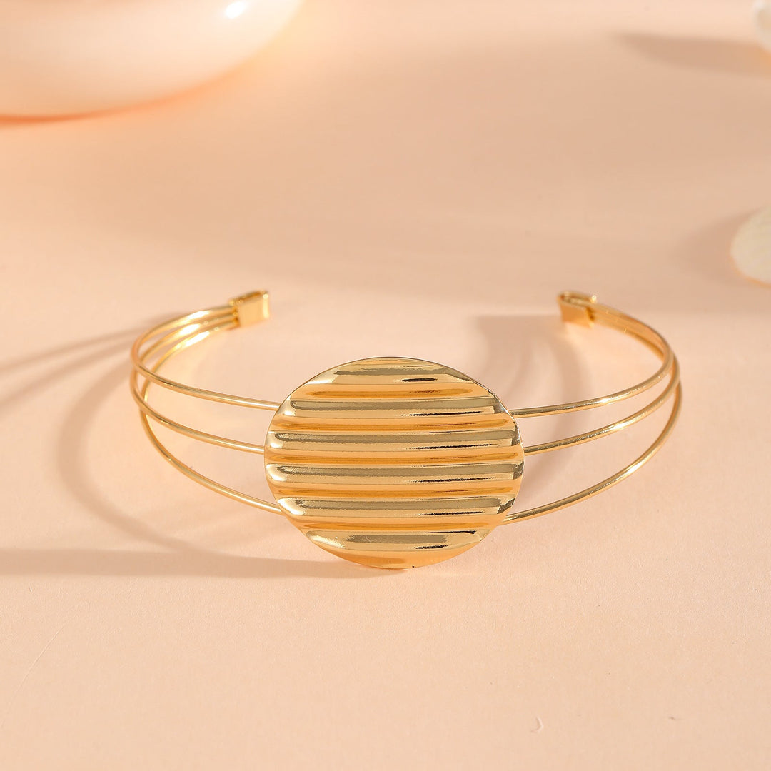 Women's bangle with elaborate bow design Nin Boutique
