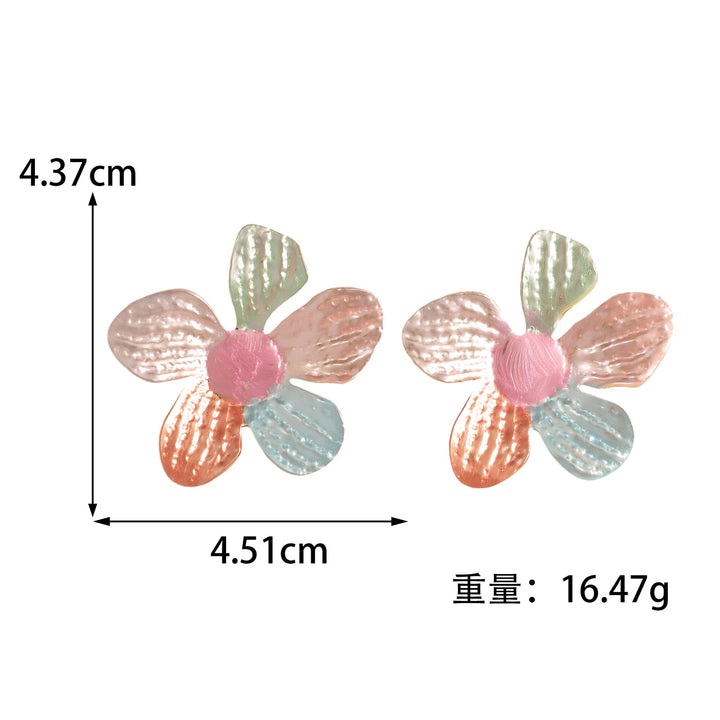 Ladies earrings in artistic flower design Nin Boutique