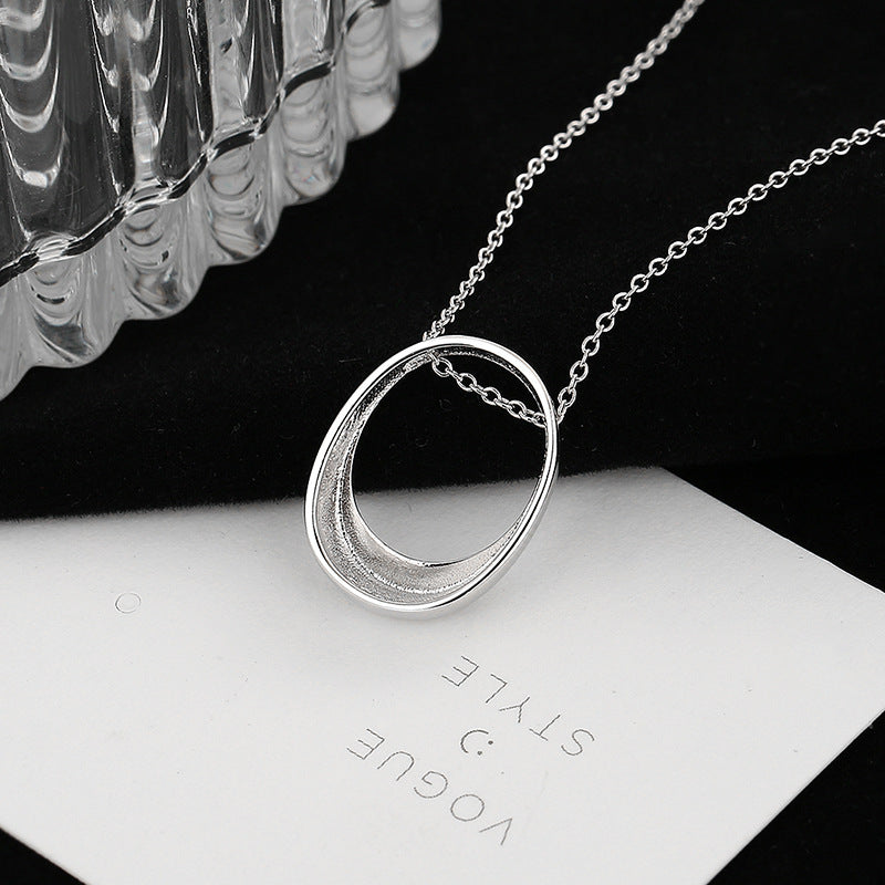 Women's necklace with modern, oval pendant Nin Boutique