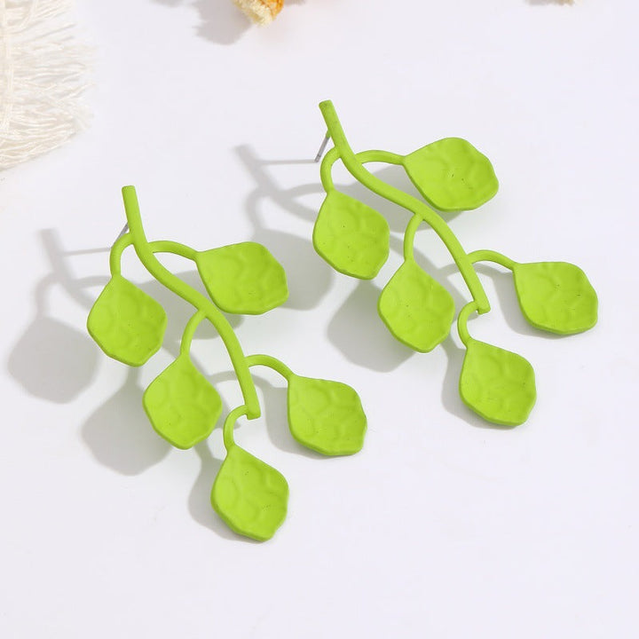 Women’s earrings in modern leaf design Nin Boutique