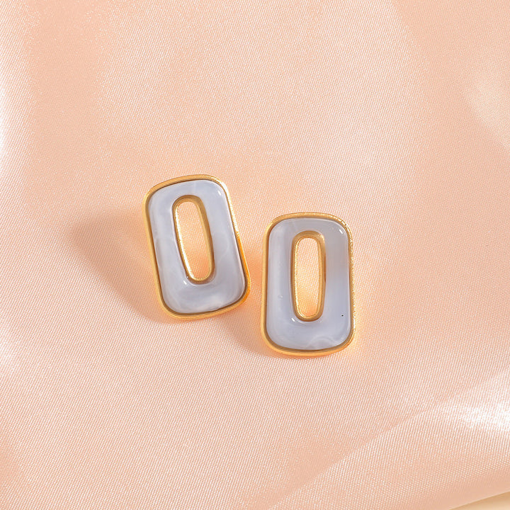 Ladies stud earrings in a modern rectangular design Nin Boutique