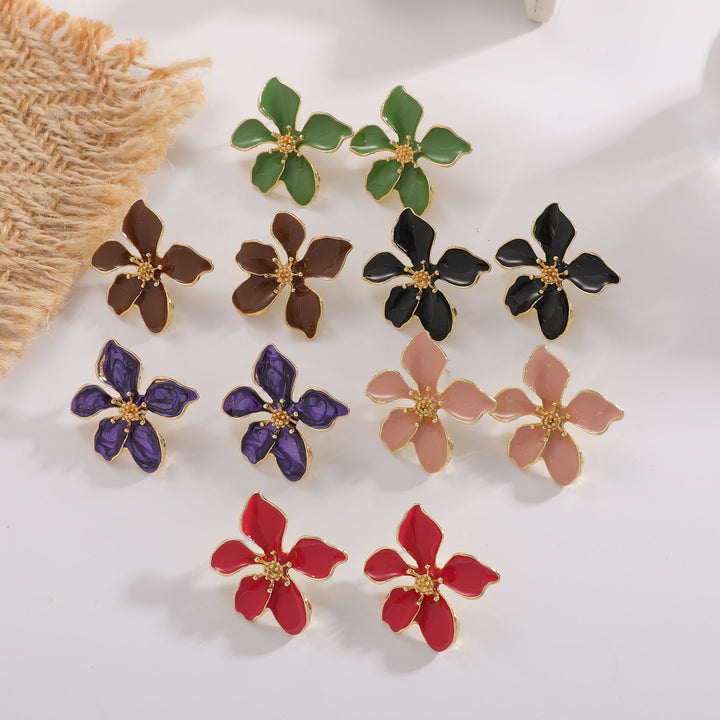Ladies earrings in elegant flower design Nin Boutique
