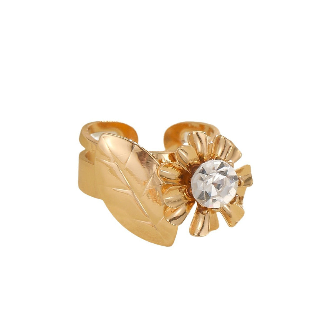 Women's ring with elaborate shell and bow motif Nin Boutique