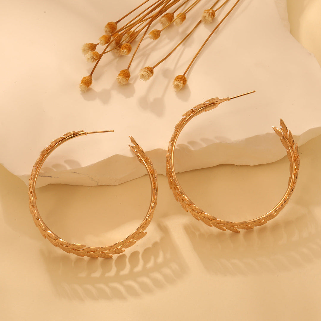 Women's earrings in unique, curved design Nin Boutique