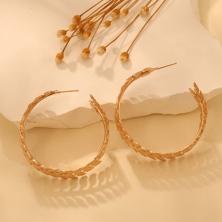 Women's earrings in unique, curved design Nin Boutique
