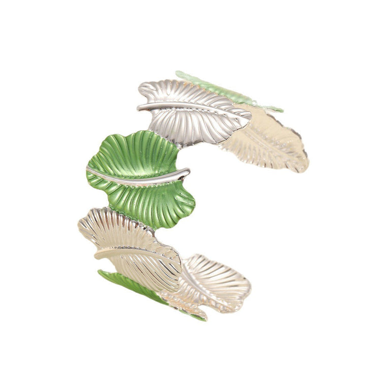 Women's bracelet with intricate leaf design Nin Boutique
