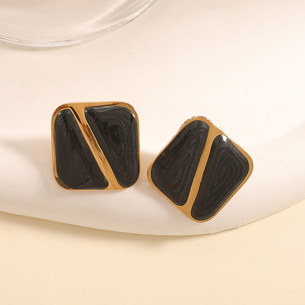 Ladies earrings in elegant shell design Nin Boutique 1784077119