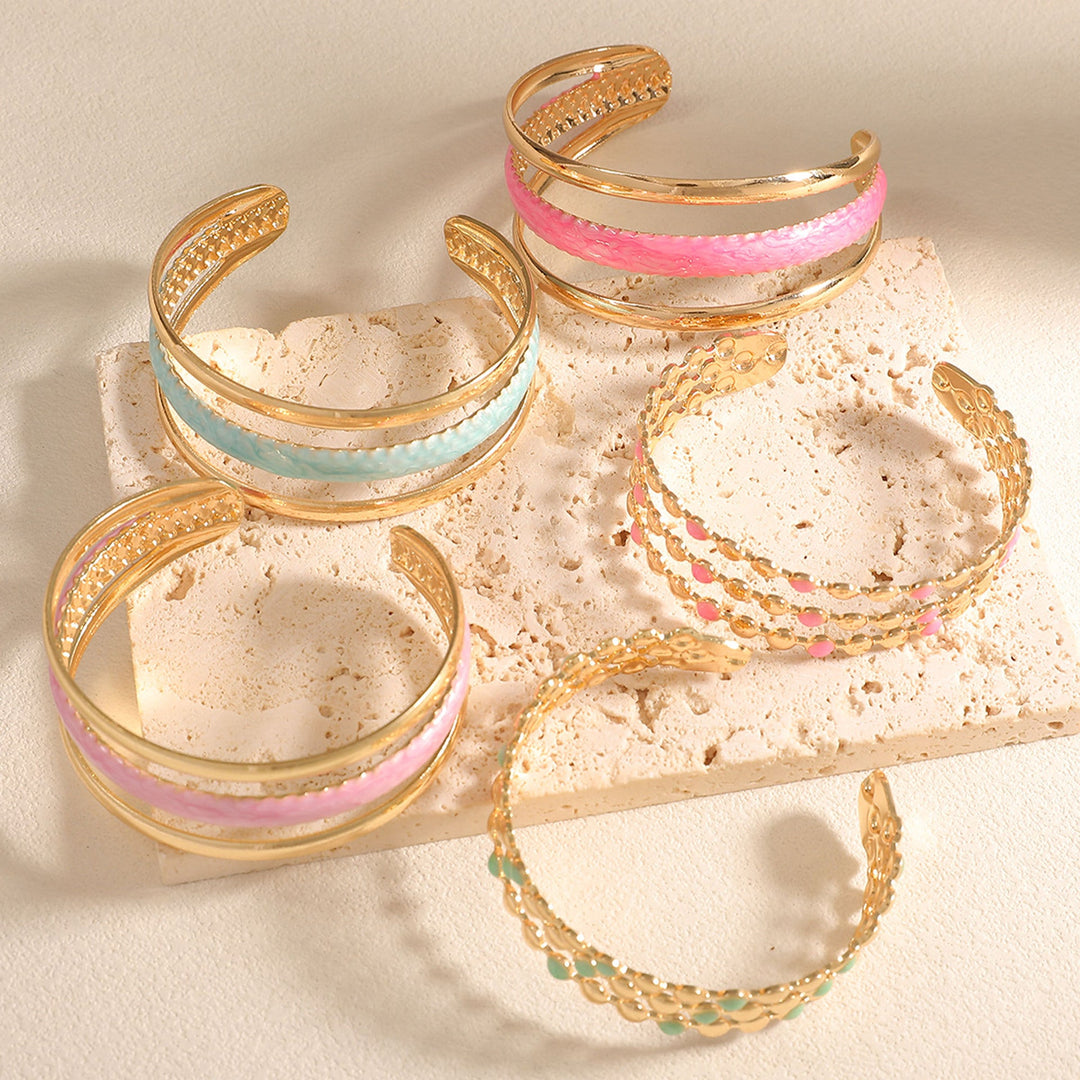 Women's Open Bangle with Artistic Relief Design Nin Boutique