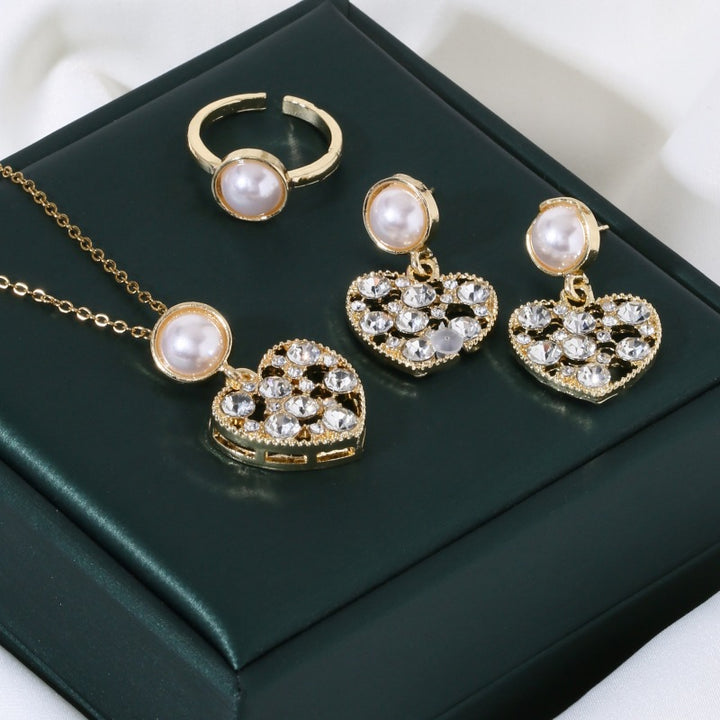 Women's adjustable bezel-set pearl statement ring Nin Boutique