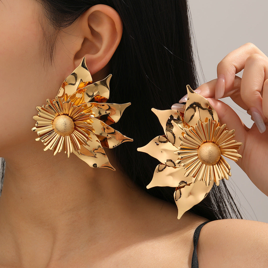 Women's earrings in artistic sunflower design Nin Boutique