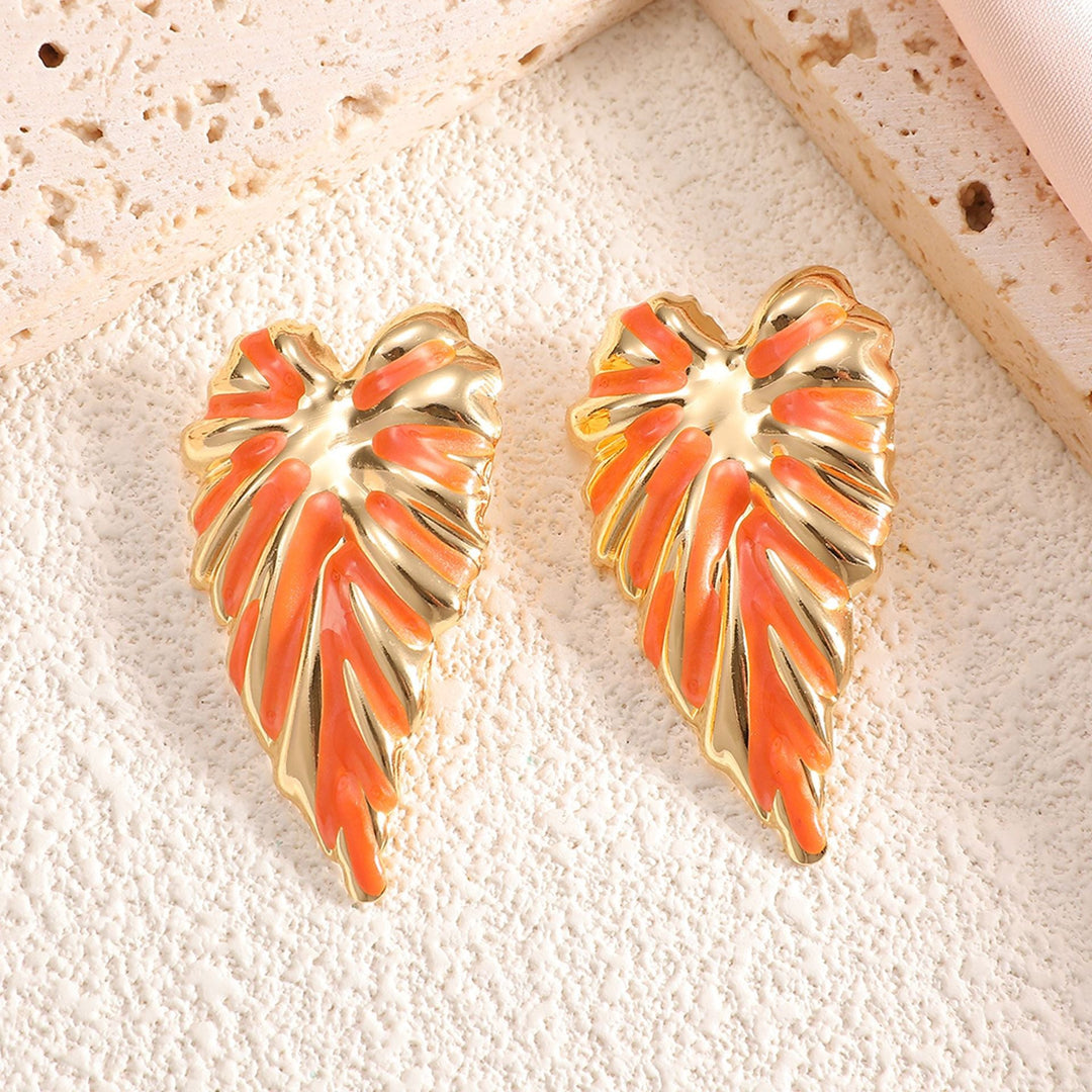 Women's earrings in modern leaf design Nin Boutique