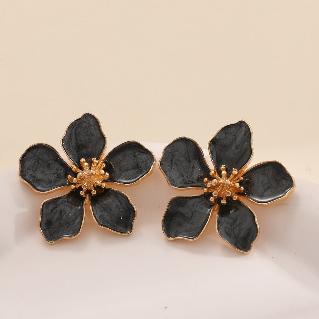 Ladies Earrings in Artistic Flower Style Nin Boutique