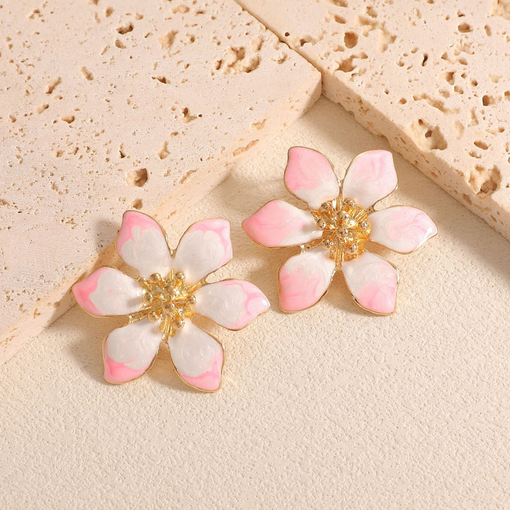 Ladies earrings in elegant flower design Nin Boutique