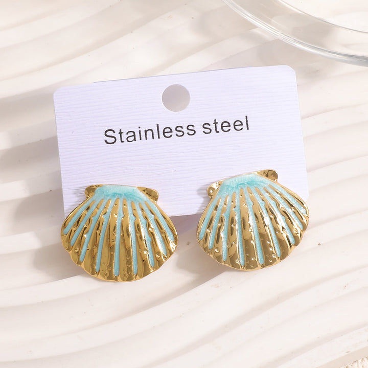 Ladies earrings in exclusive shell design Nin Boutique