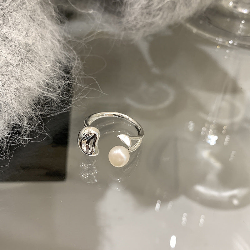 Women Open Ring with Creative Shell and Pearl Motif Nin Boutique