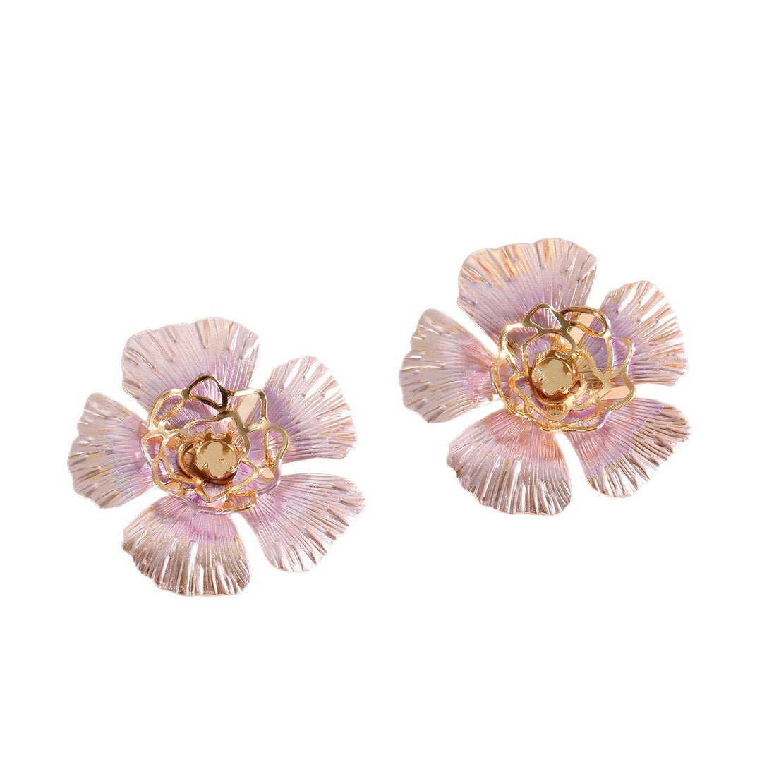 Ladies stud earrings in an artistic flower design Nin Boutique