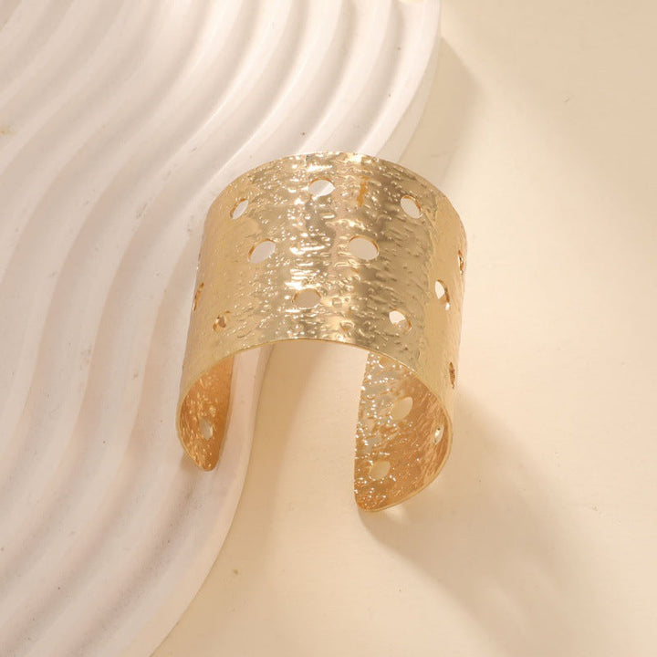 Women Open Bangle with High-Quality Structure and Shiny Surface Nin Boutique