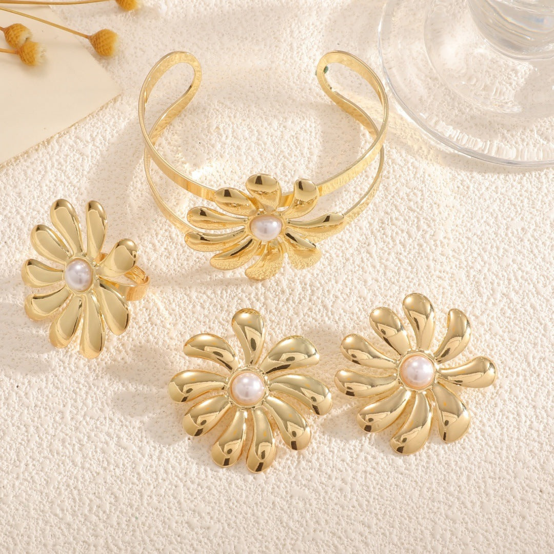 Women Open Bracelet with Artistic Flower Design Nin Boutique
