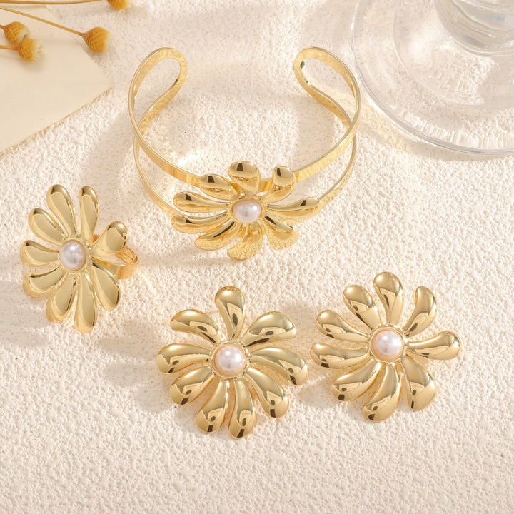 Women Open Bracelet with Artistic Flower Design Nin Boutique