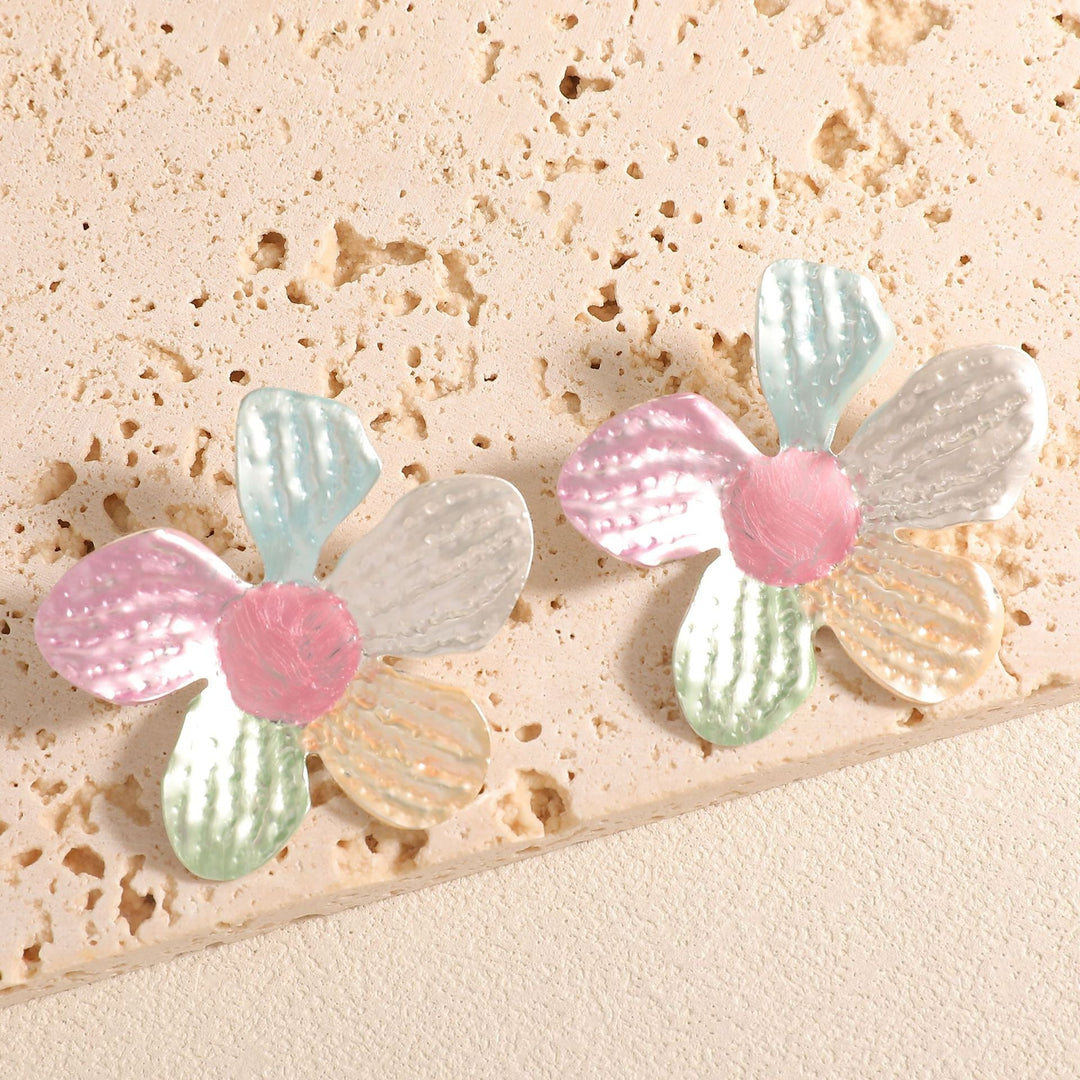 Ladies earrings in artistic flower design Nin Boutique