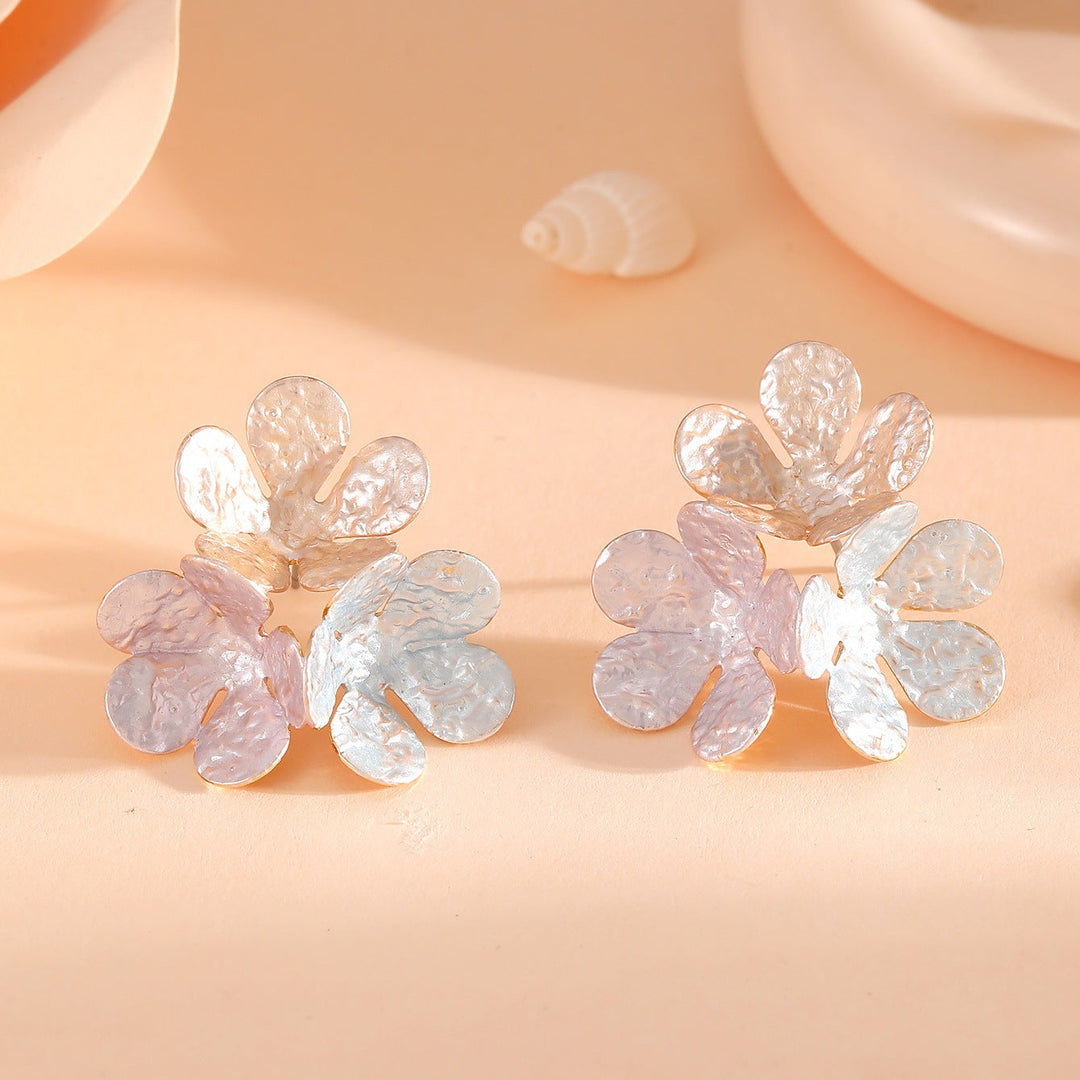 Women's earrings in modern plant-inspired design Nin Boutique