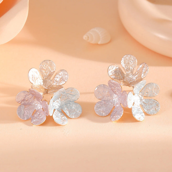 Women's earrings in modern plant-inspired design Nin Boutique