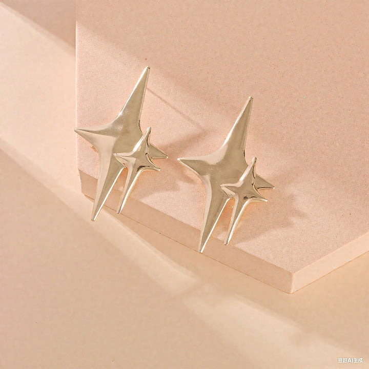 Ladies earrings in modern star design Nin Boutique