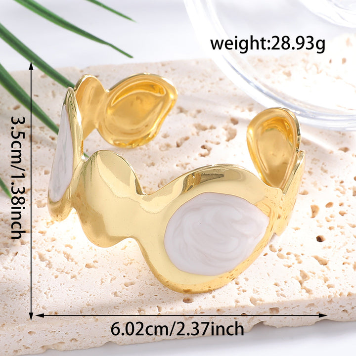 Women's Open Bangle with Artistic, Curved Design Nin Boutique