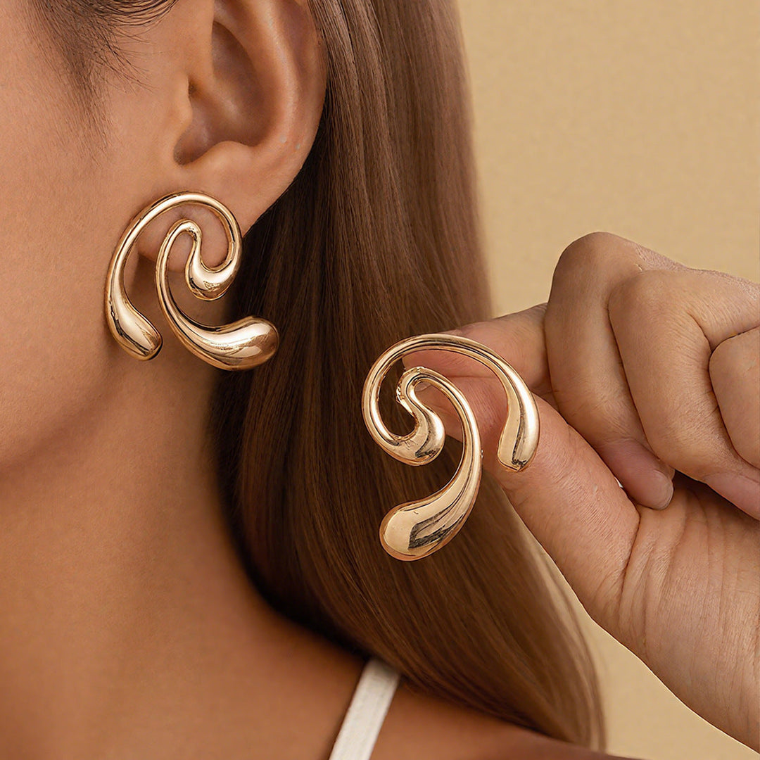 Ladies' earrings in modern, sculptural design Nin Boutique