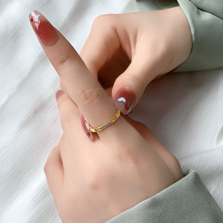 Ladies ring with sparkling zirconia stones and elegant design Nin Boutique