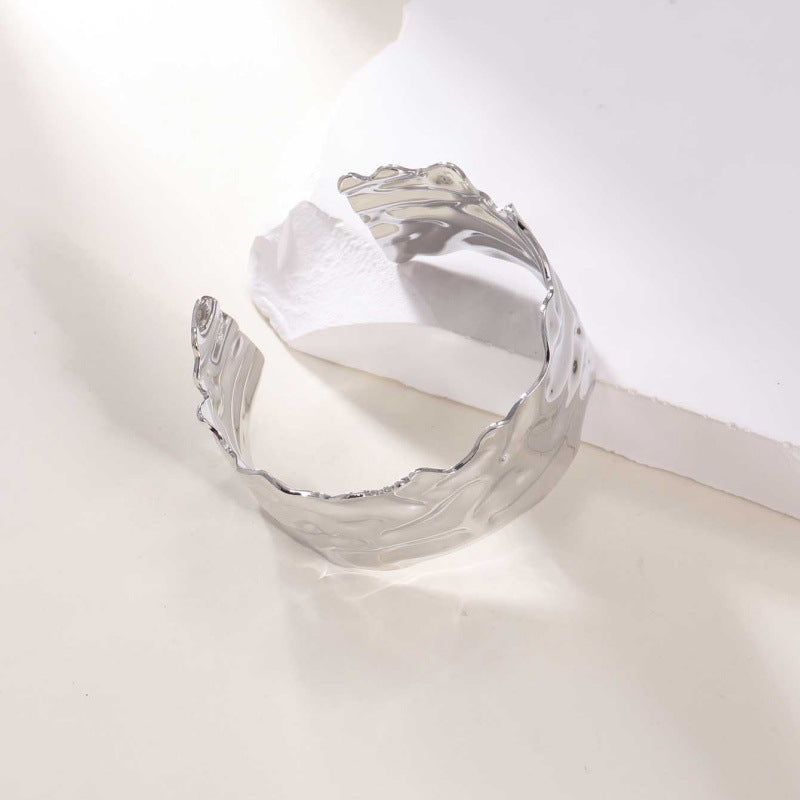 Women's Open Bangle with Artistic, Organic Design Nin Boutique