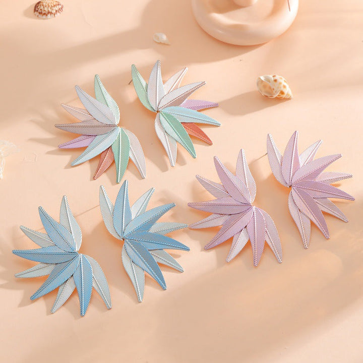 Women's earrings with intricate leaf design Nin Boutique