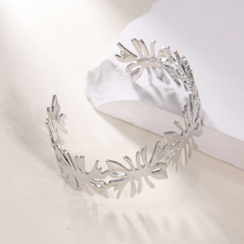 Women's Open Bangle with Elegant Wave Design Nin Boutique