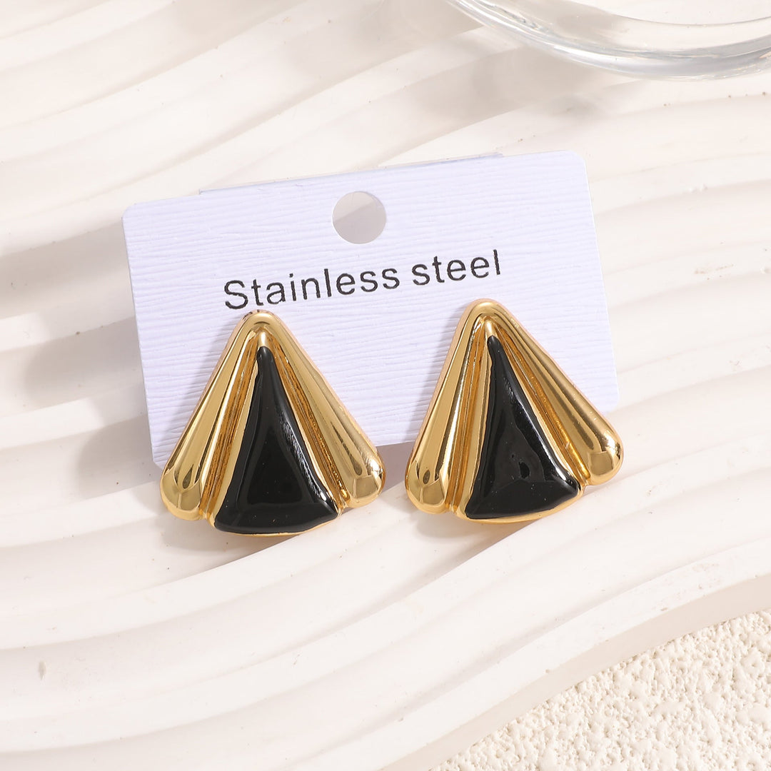 Women's earrings in modern geometric design Nin Boutique