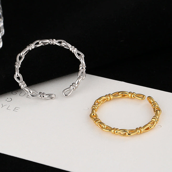 Women Open Ring with elegant, curved design Nin Boutique