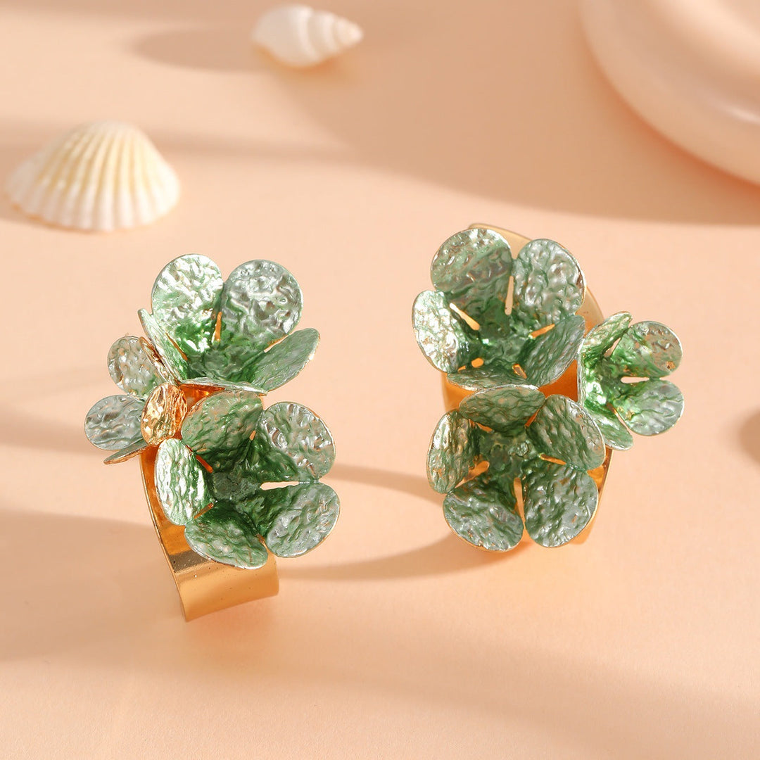 Women's stud earrings in modern floral pattern Nin Boutique